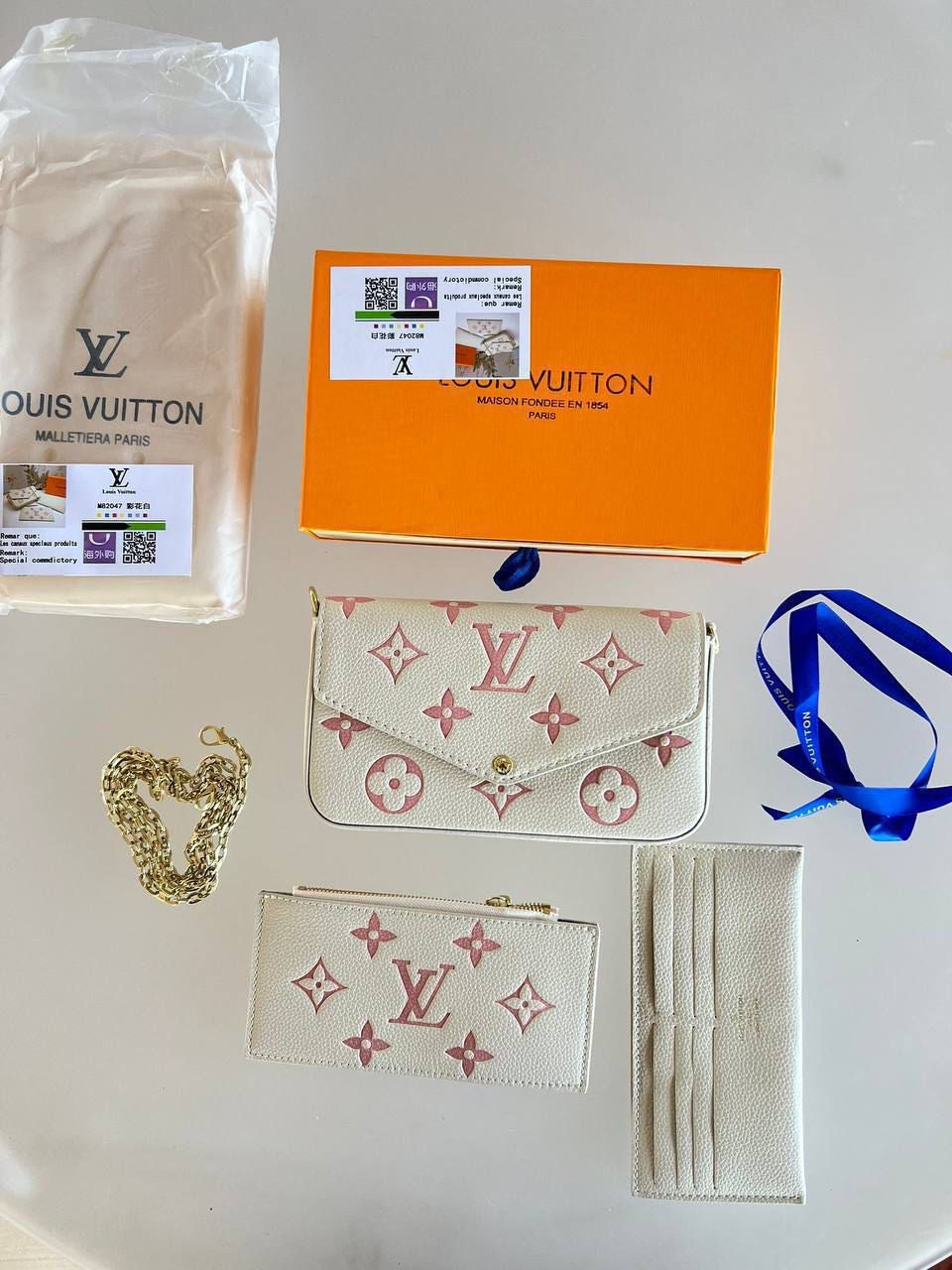 Cartera LV